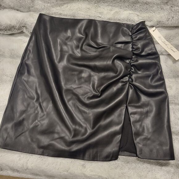 Mustard Seed pleather skirt, Large - Picture 1 of 8